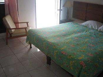 Paradise Brandon Hill Guest House Montego Bay Dış mekan fotoğraf